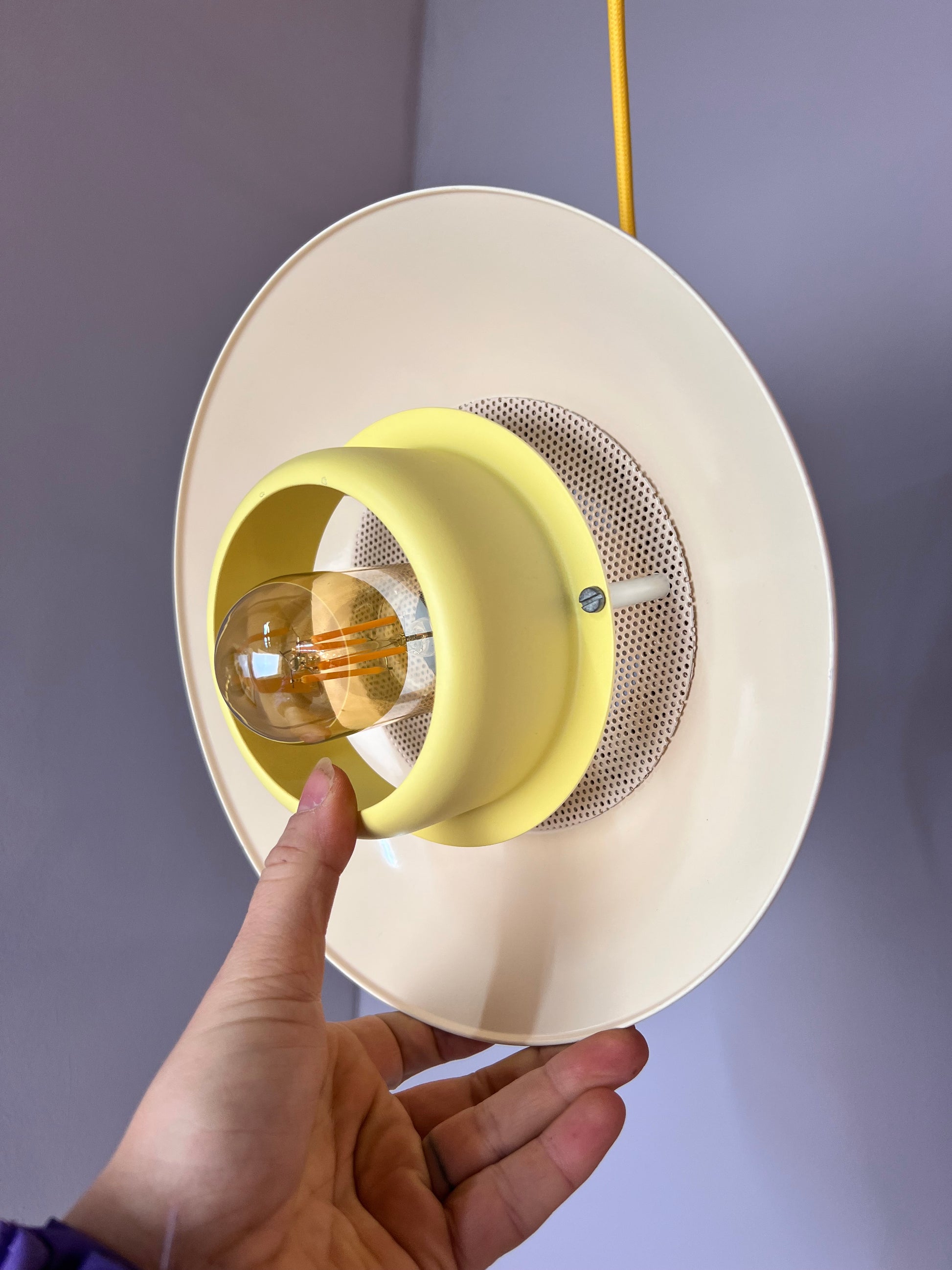 Lamellenlampe neu lackiert gelb creme