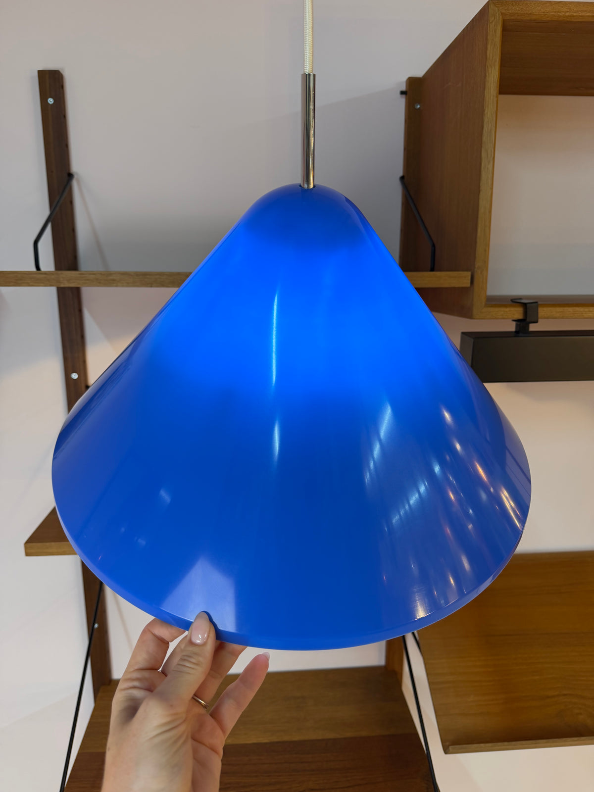 Hängelampe Modell Apollo blau Kunststoff von Nordisk Solar