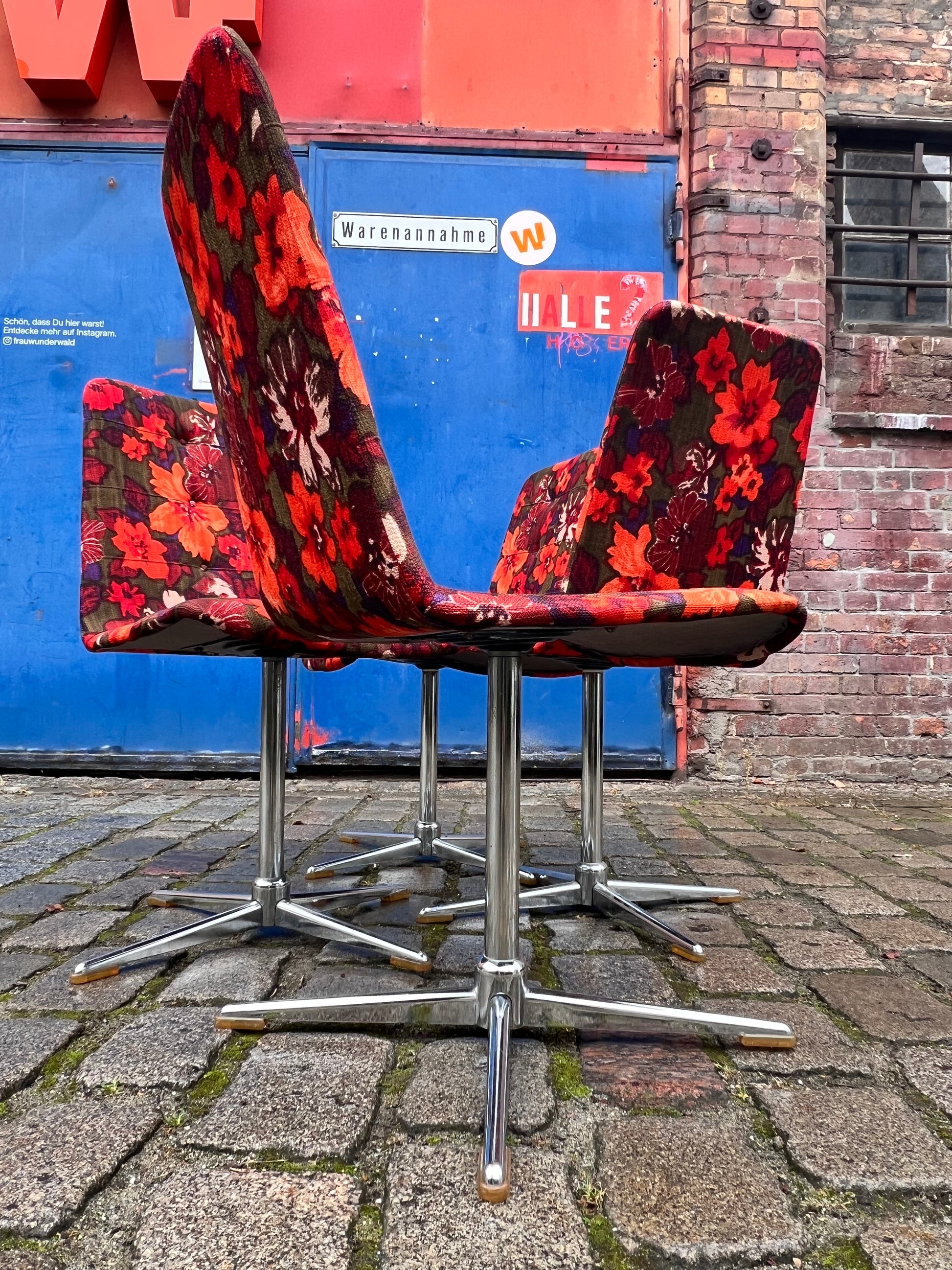 Set: 4x Drehstuhl rot floral von EKA Wohnmöbel