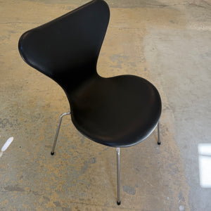 Polsterstuhl Serie 7 schwarz Echtleder von Arne Jacobsen für Fritz Hansen