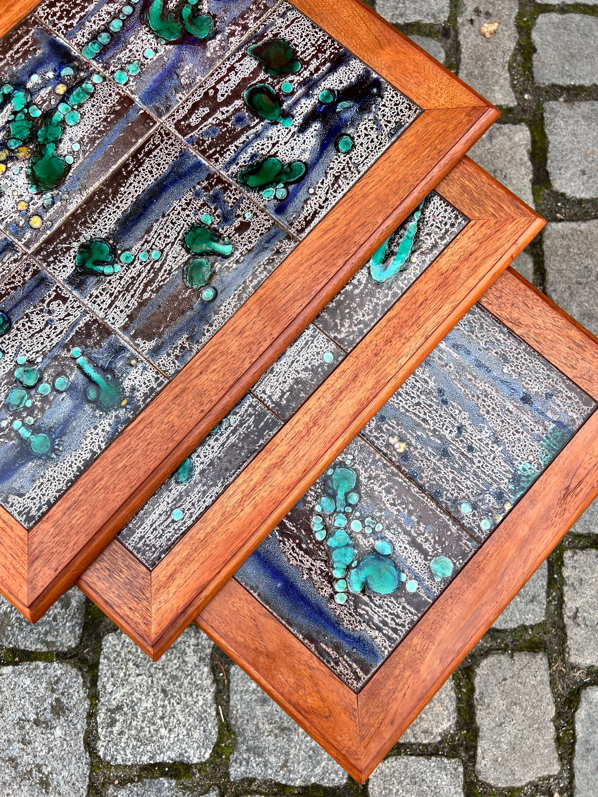 Satztische grau grün Fliesen Teak aus Dänemark