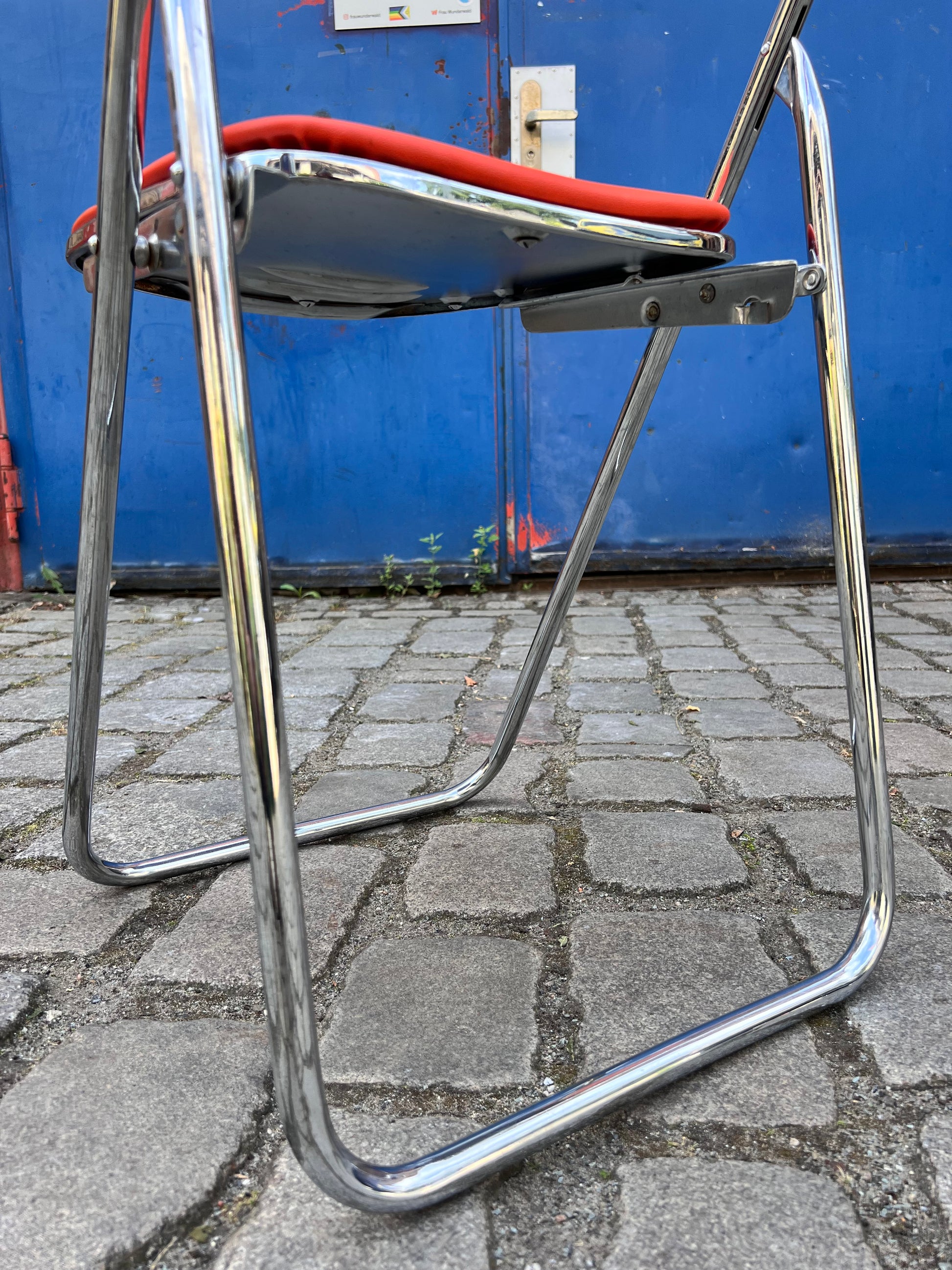 Klappstuhl rot Chrom von Camel Steel Products