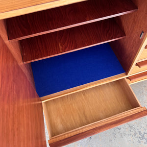 Sideboard Esche mit Schranktüren und Schubladen