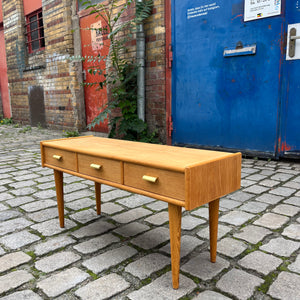 Lowboard Eiche mit Messinggriffen