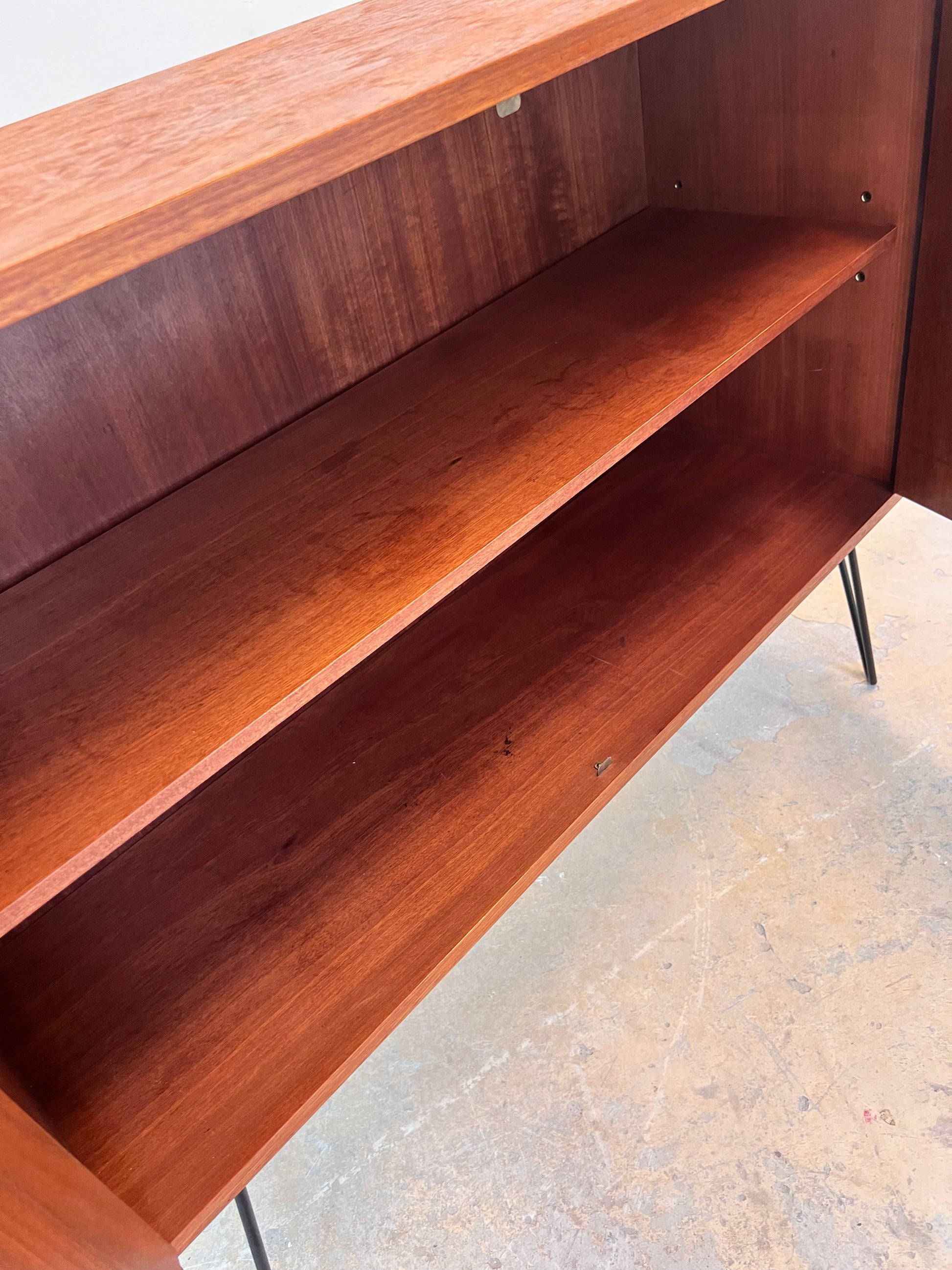 Schrank Teak auf Hairpinlegs
