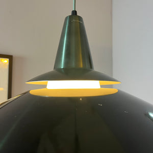 Lamellenlampe dunkelgrün gelb mit Opalglasschirm