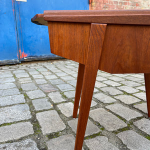 Beistelltisch / Nähkasten Teak aus Dänemark