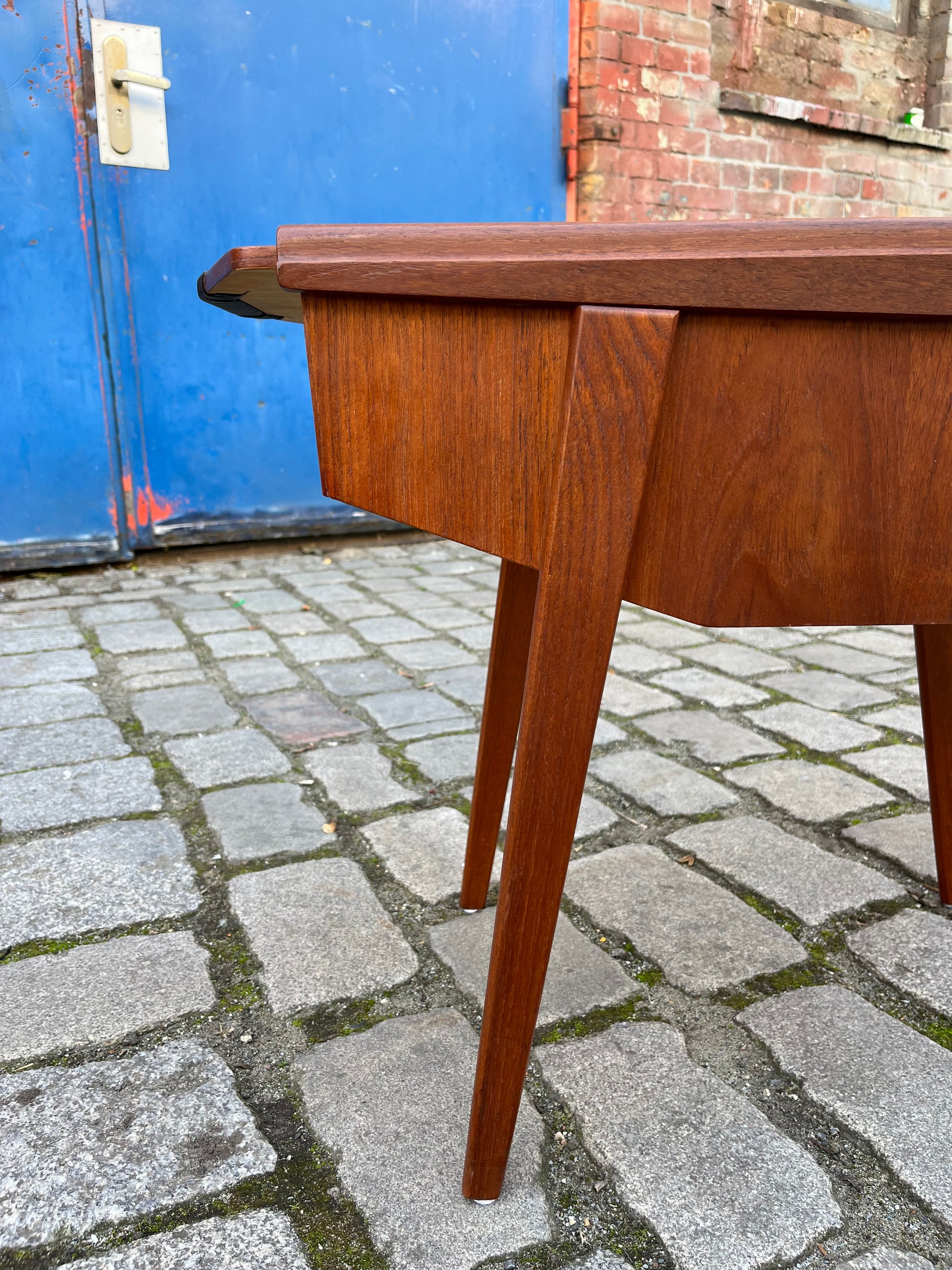 Beistelltisch / Nähkasten Teak aus Dänemark