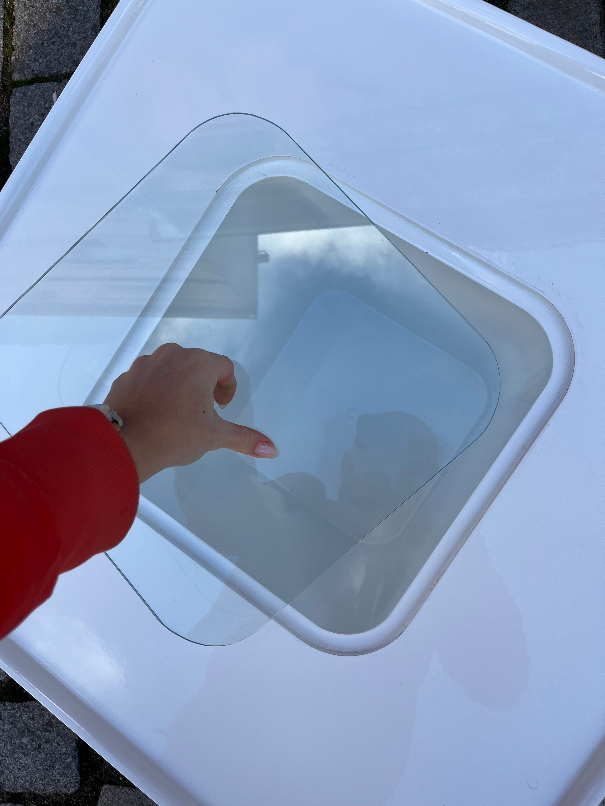 Couchtisch weiß Kunstoff Glas von Peter Ghyczy