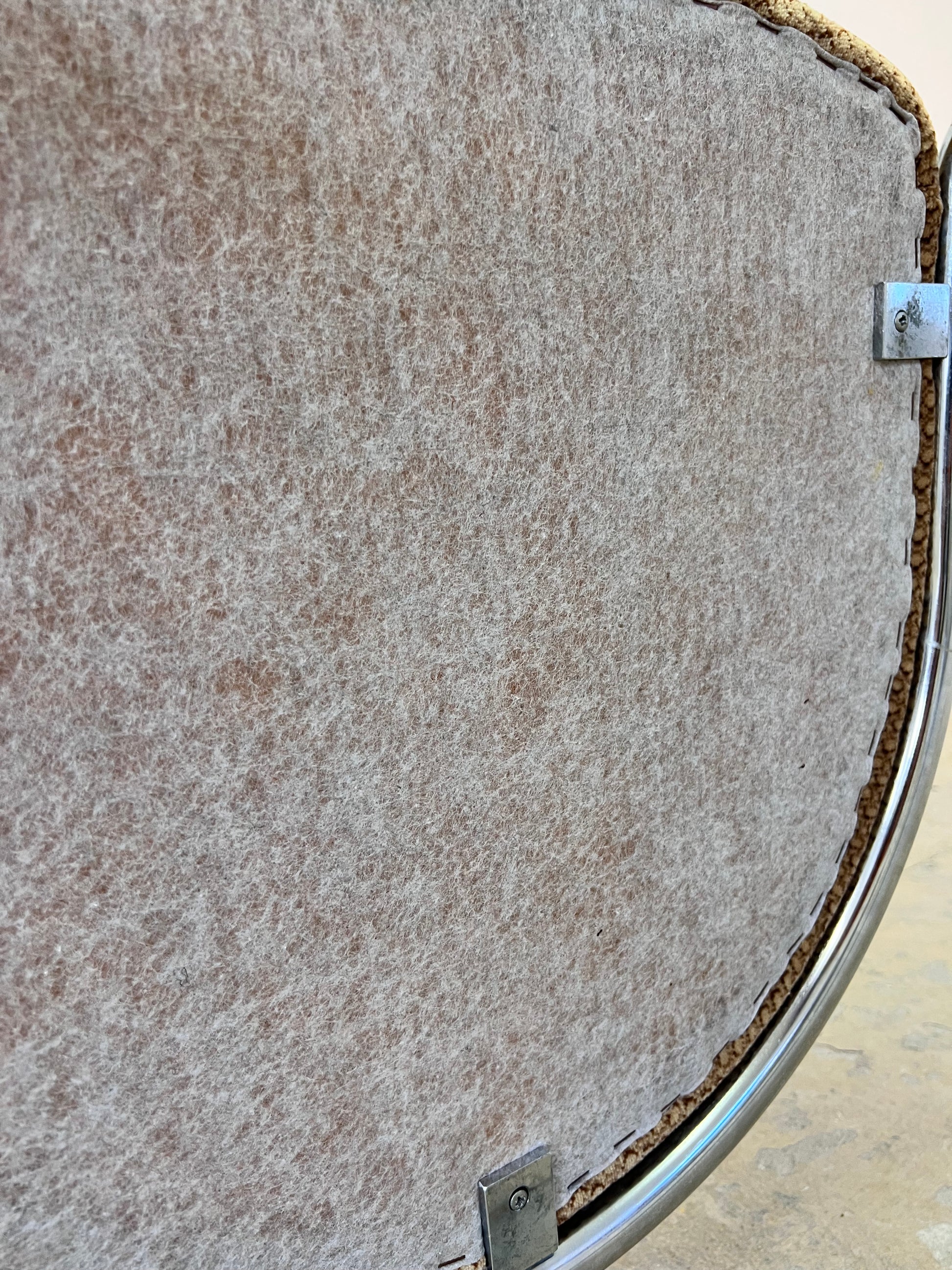 Freischwinger beige Chrom von Giotto Stoppino - mit kleinen Gebrauchsspuren