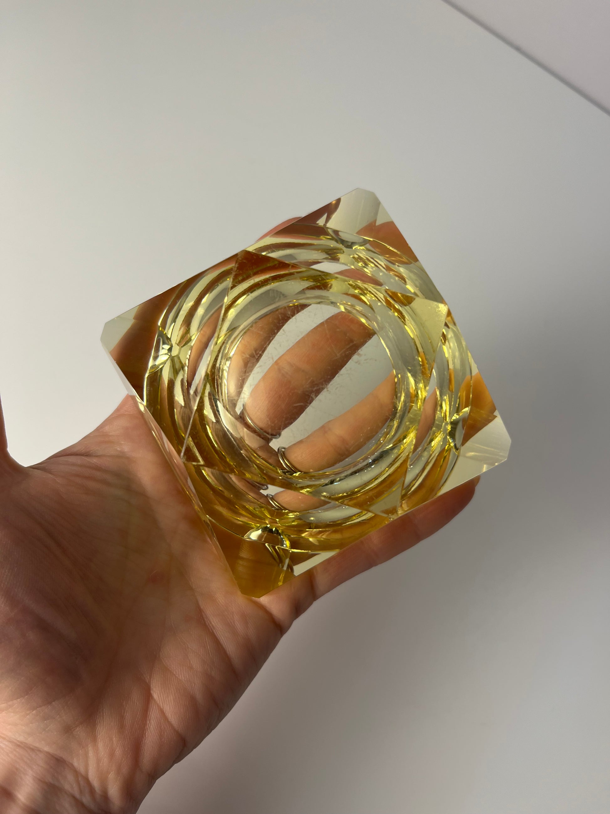 Aschenbecher gelb Kristallglas