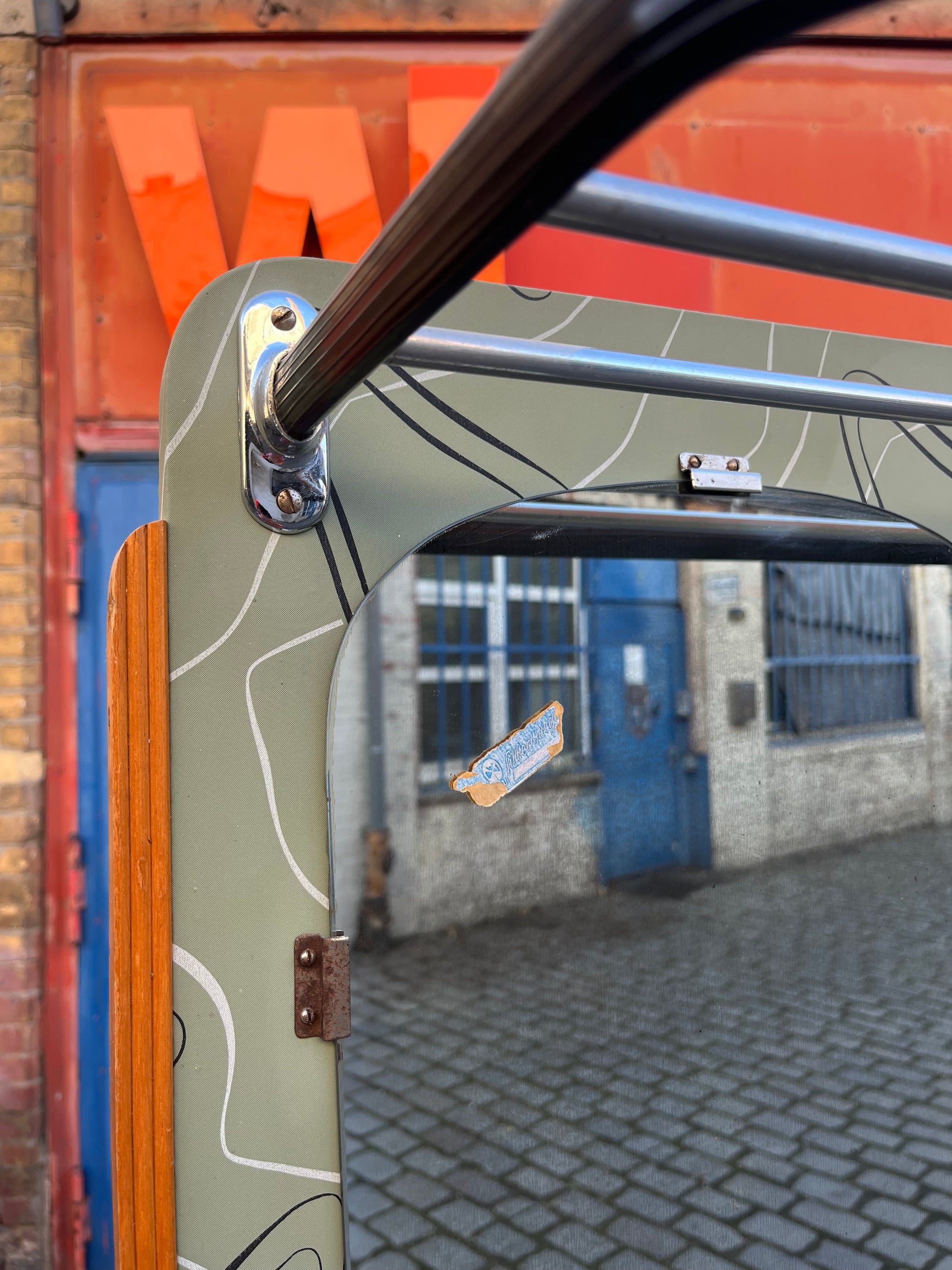 Wandgarderobe mintgrün mit Spiegel, Schrank & Schirmständer