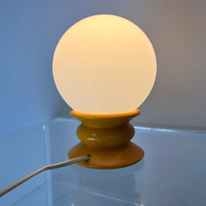 Tischlampe gelb Opalglas von Temde