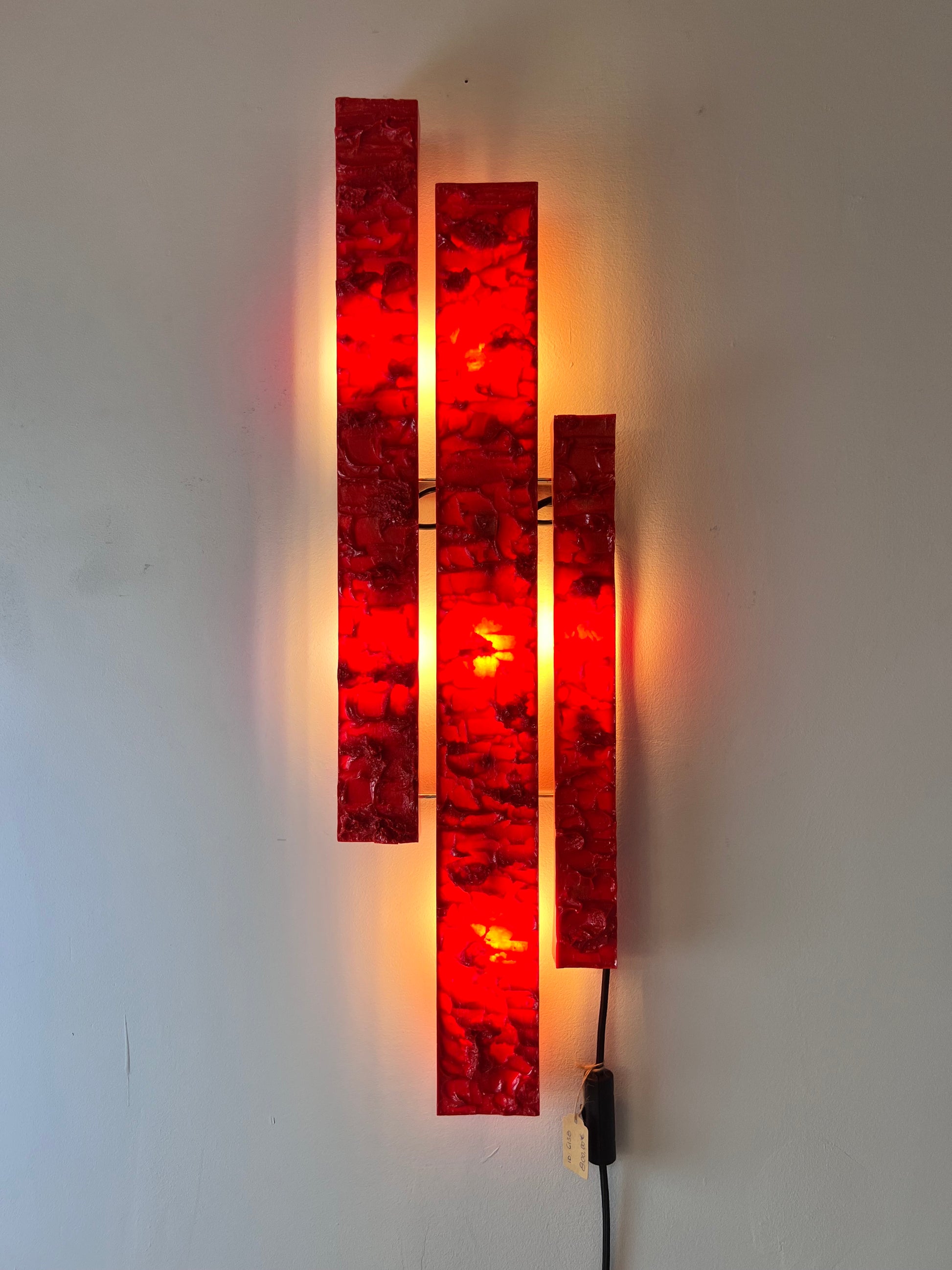 Wandlampe rot von Uwe Mersch