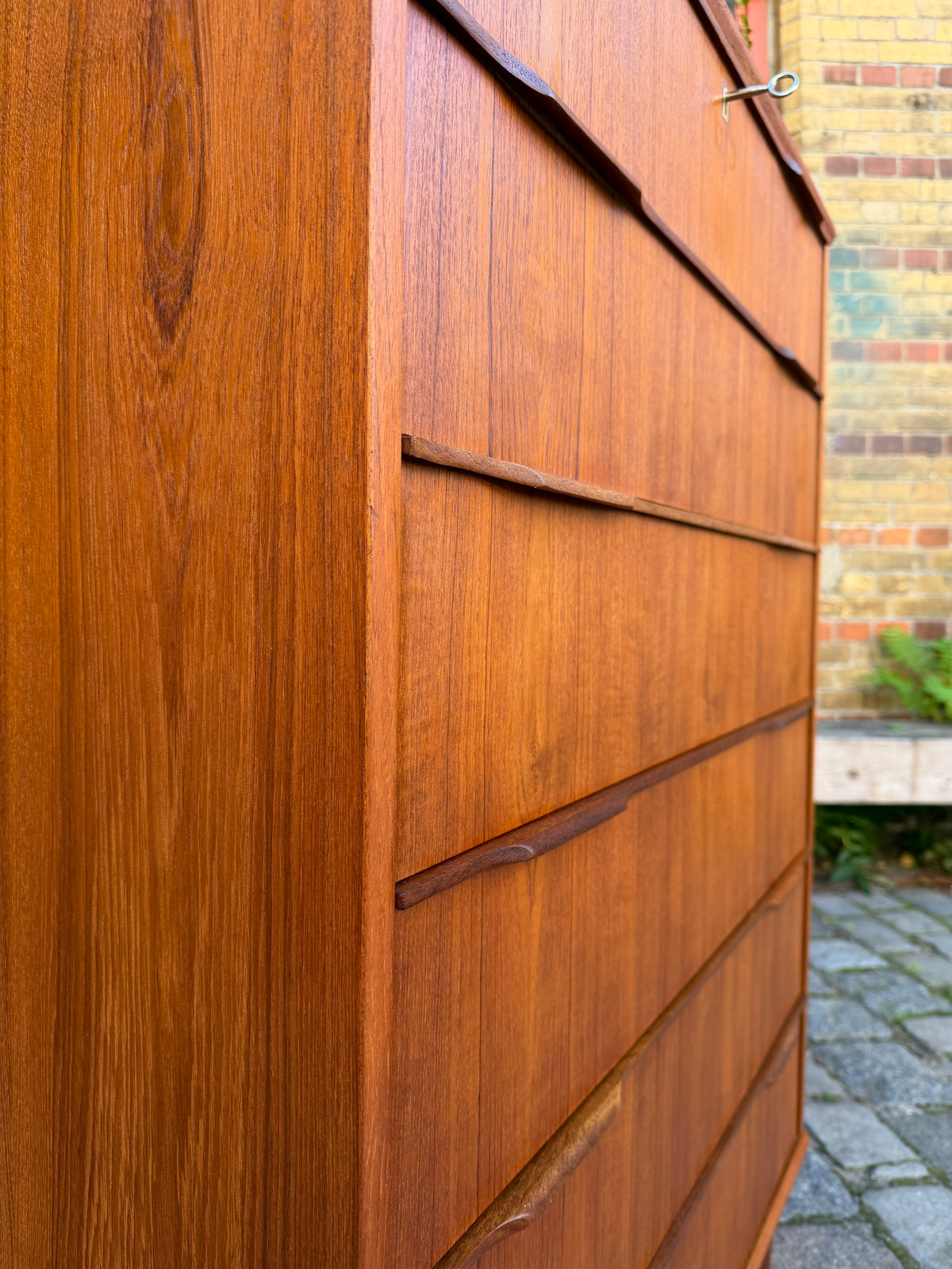 Tallboy Kommode Teak mit Schloss aus Dänemark