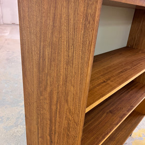 Regal Typ 430 Nussbaum von Joachim Nebelung für Hellerau