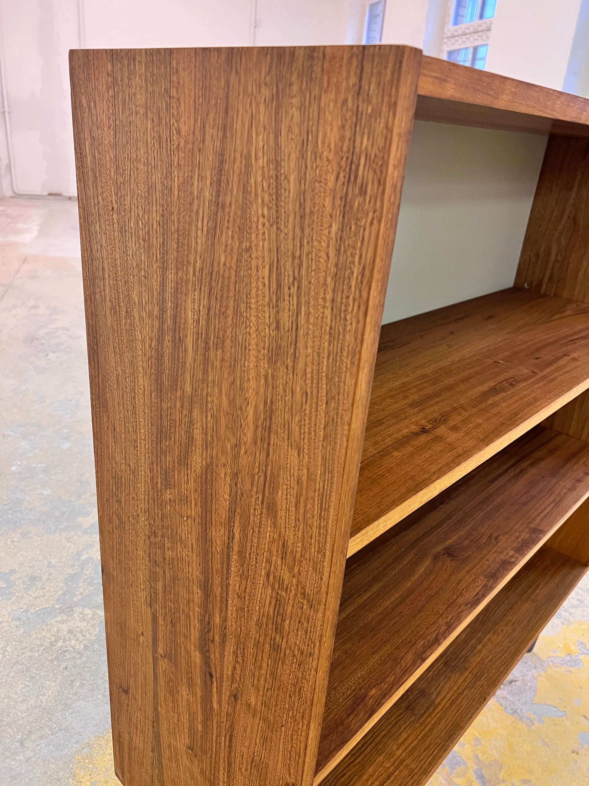 Regal Typ 430 Nussbaum von Joachim Nebelung für Hellerau