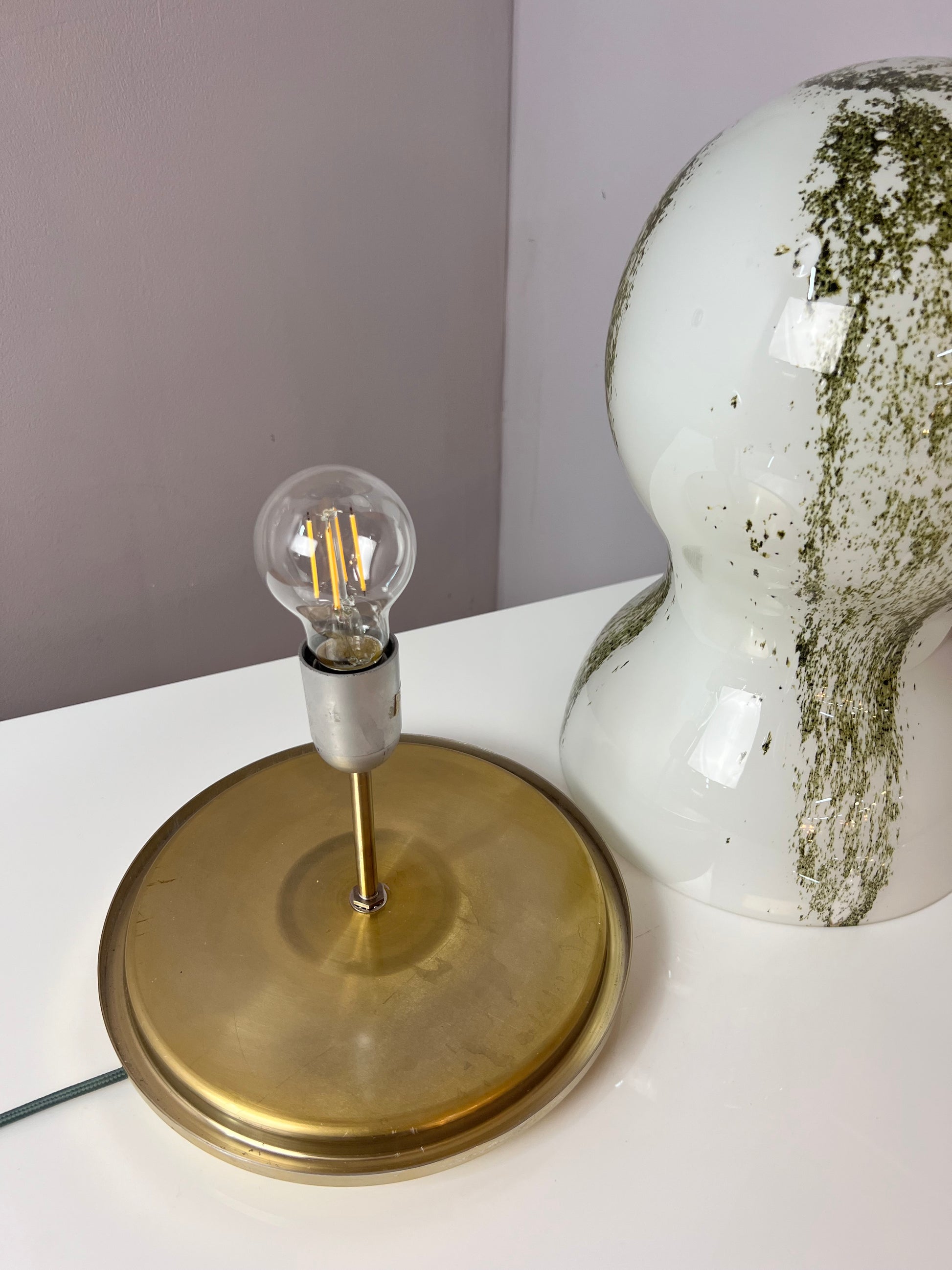 Tischlampe grün weiß Glas von Doria