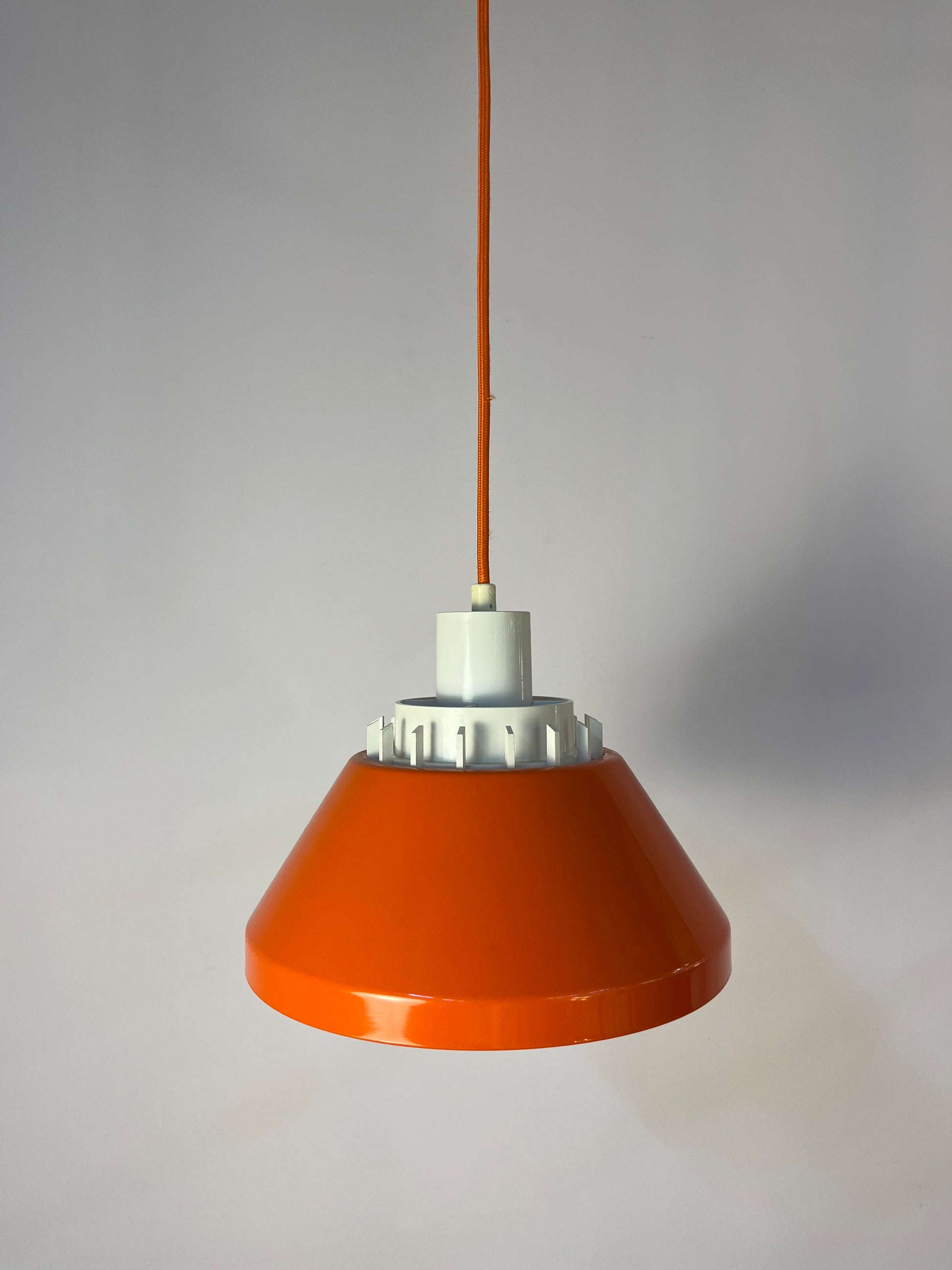 Hängelampe Modell 854 orange Kunststoff von Lyskær Belysning
