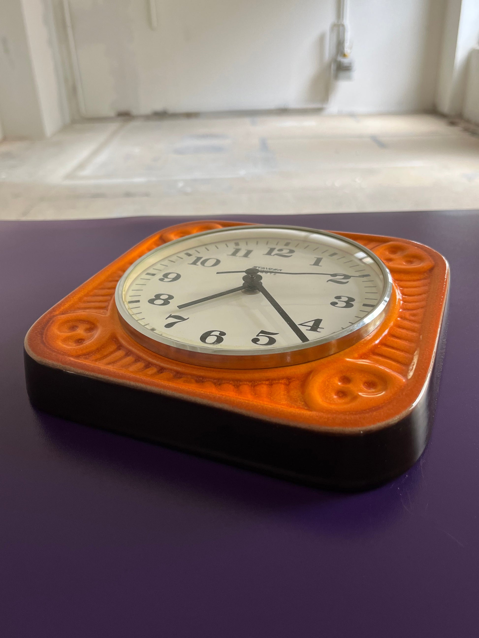 Wanduhr orange Keramik von Staiger