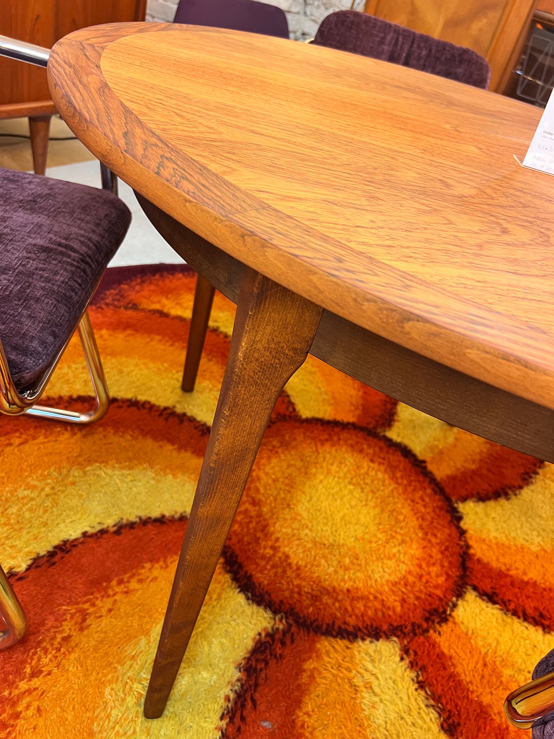 Runder Esstisch Teak mit Butterfly Auszug