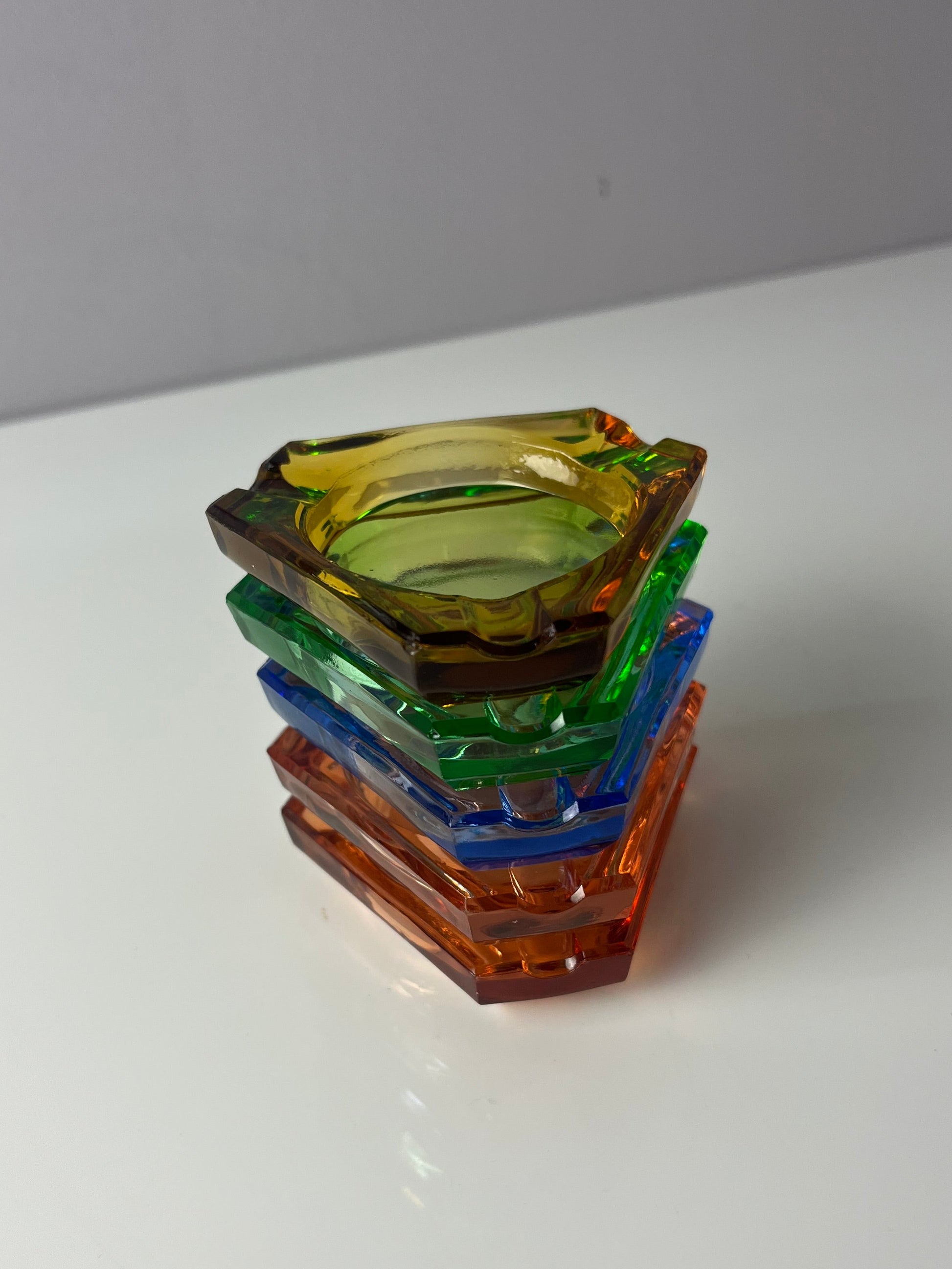 Set: 5 Aschenbecher pastell Glas