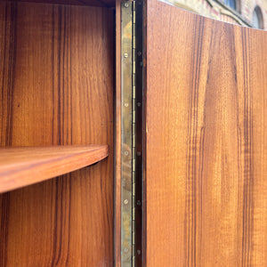 Eckschrank Teak mit Schloss aus Dänemark