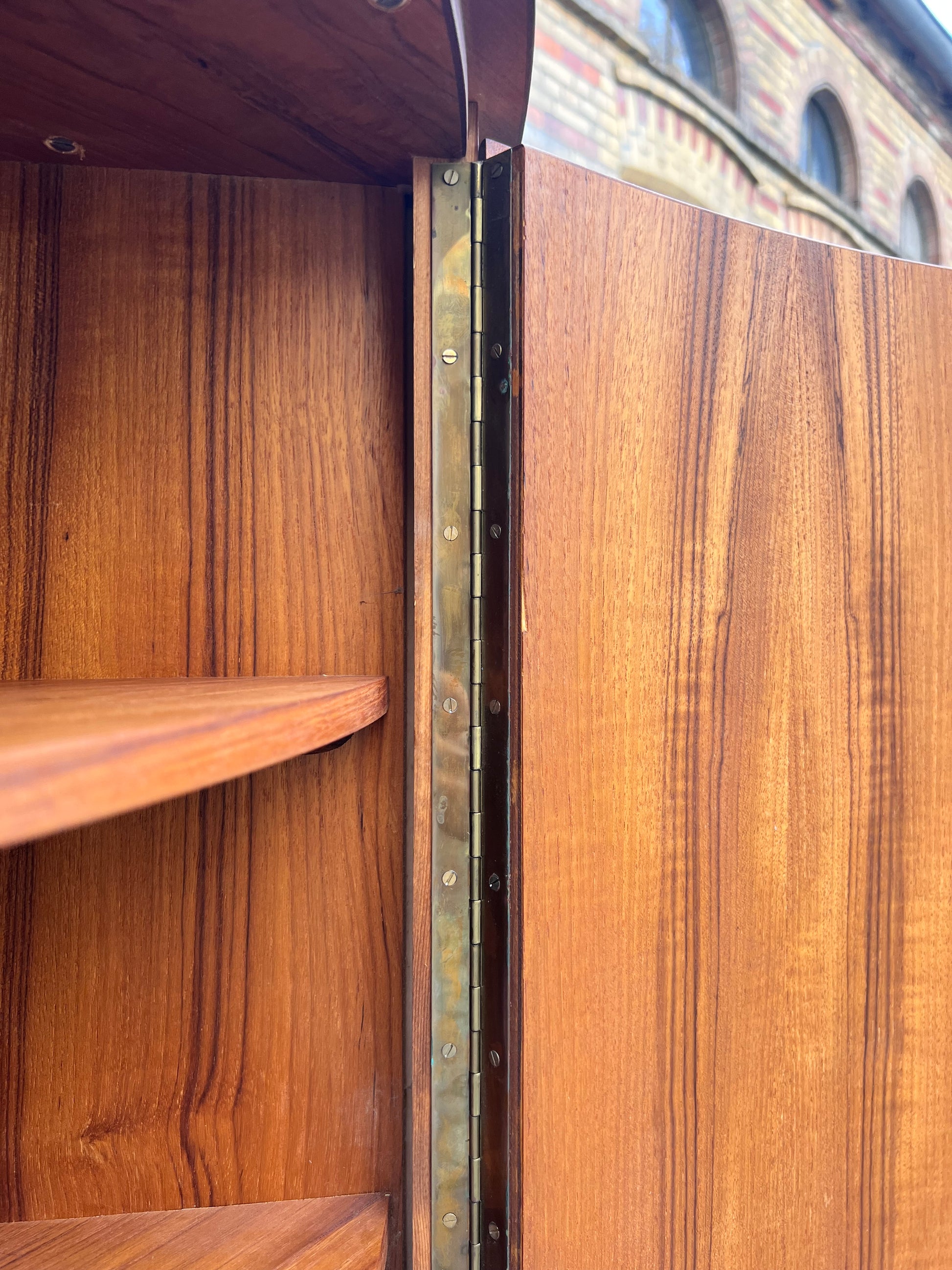 Eckschrank Teak mit Schloss aus Dänemark