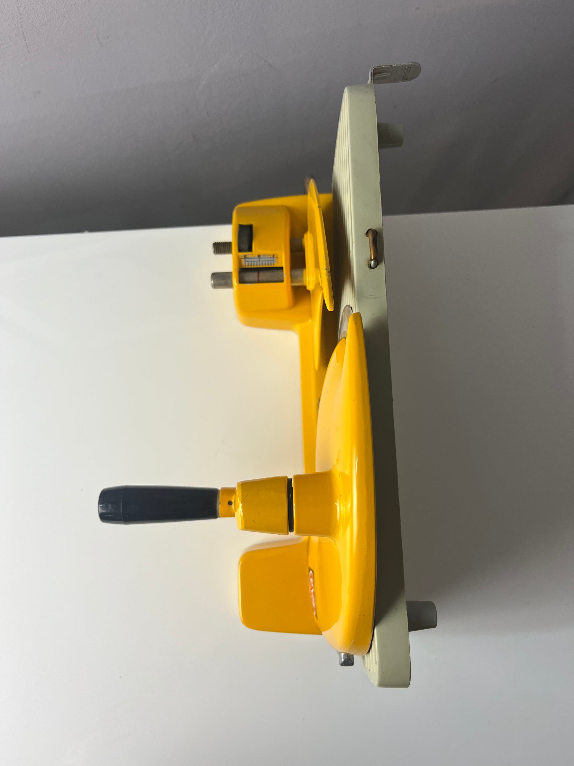 Schneidemaschine gelb von Eva aus Dänemark