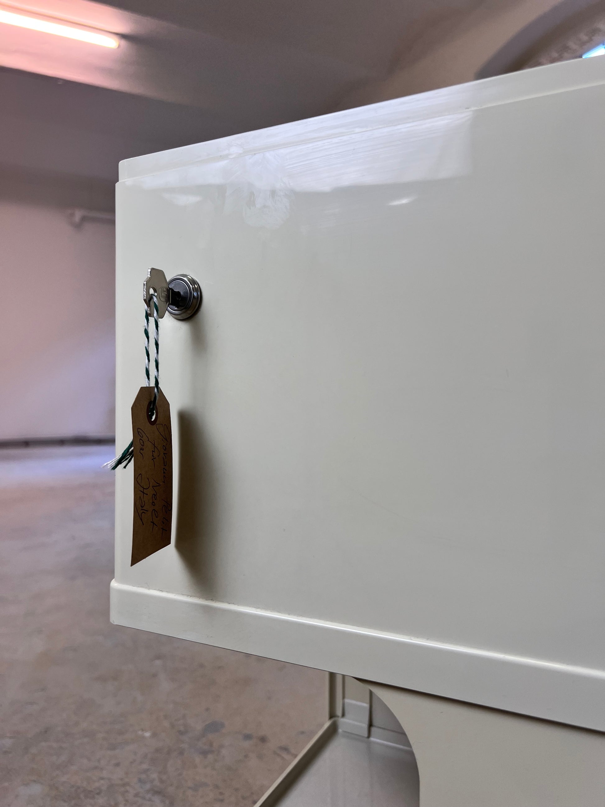 Rollwagen Stile cremeweiß von Giovanni Pelis für Neolt