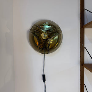 Große Wandlampe Futura Rauchglas Messing von Koch & Lowy für Peill & Putzler