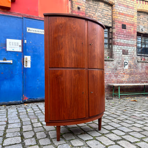 Eckschrank Teak mit Schloss aus Dänemark