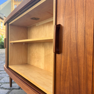 Eckbar Nussbaum mit drehbarem Regal
