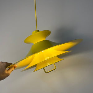 Lamellenlampe neu lackiert gelb aus Dänemark