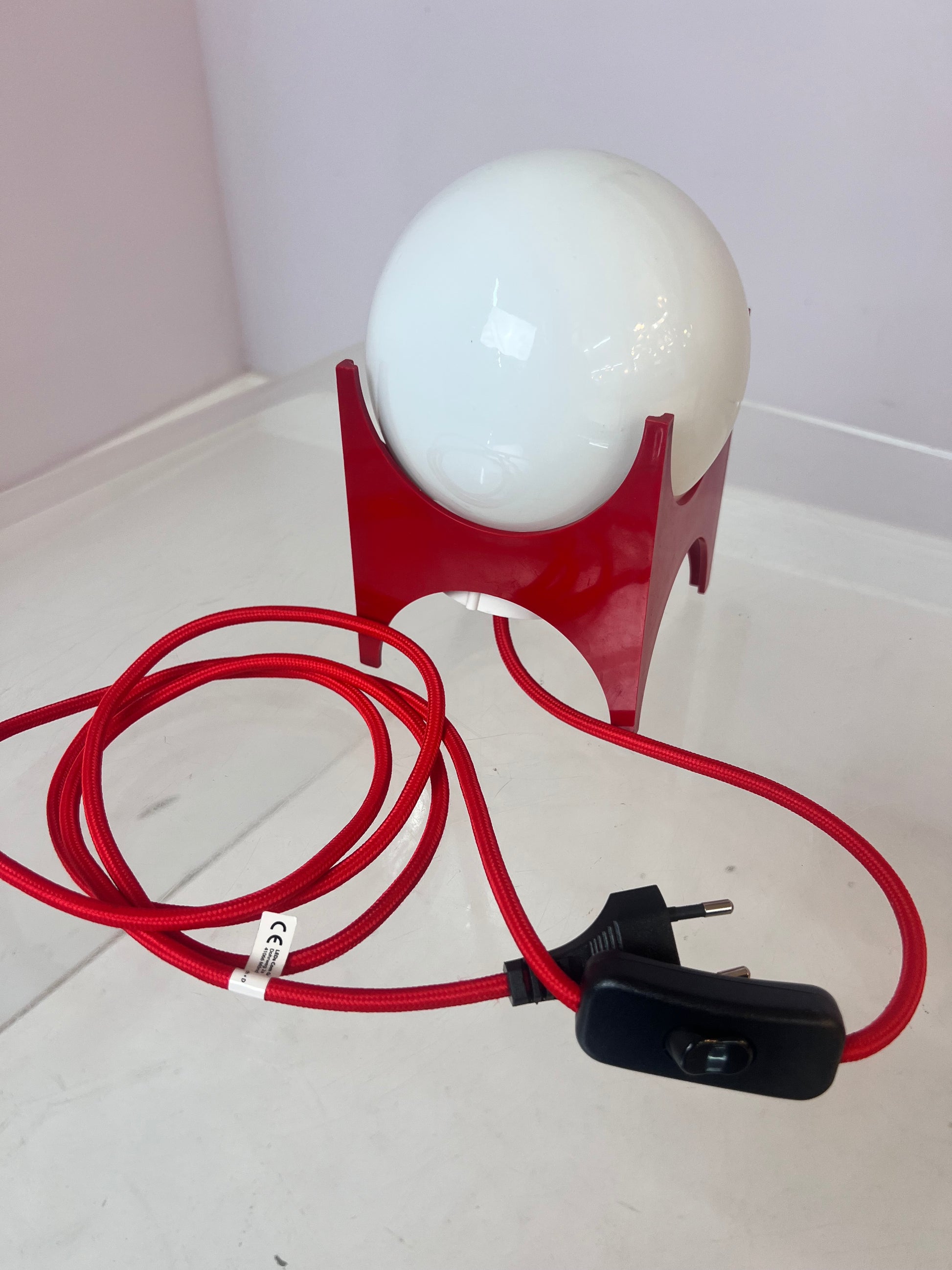 Tischlampe rot weiß von Richard Essig