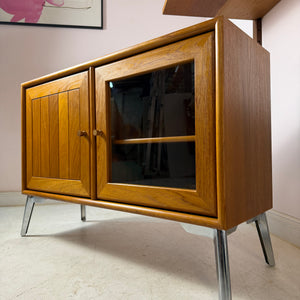 Kleiner Schrank mit Vitrine und Tür links von Dyrlund