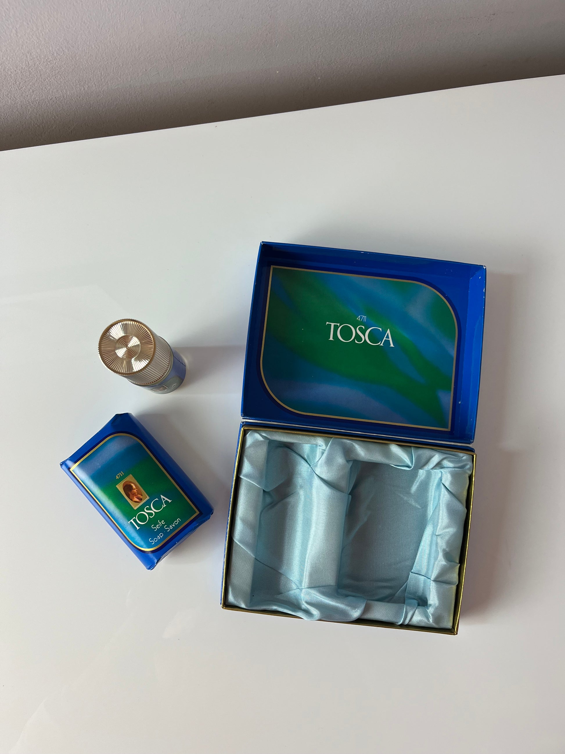 Geschenk-Set: 4711 Tosca mit Eau de Cologne + Seife