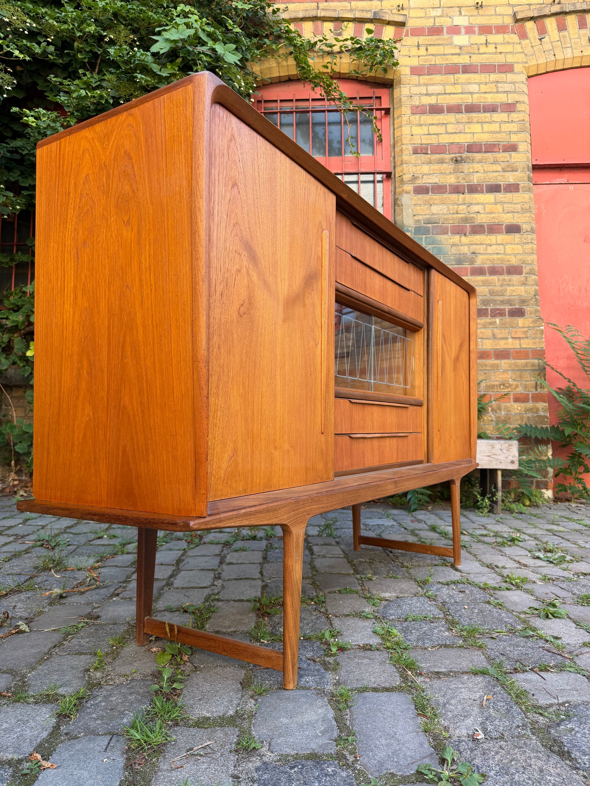Highboard Teak mit Vitrine & Minibar aus Dänemark