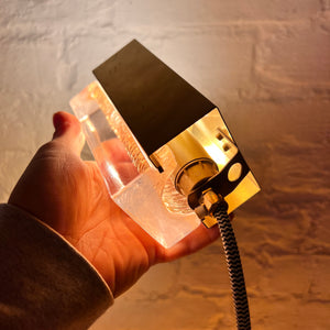 Wandlampe bernsteinfarben Eisglas & Messing von Vitrika