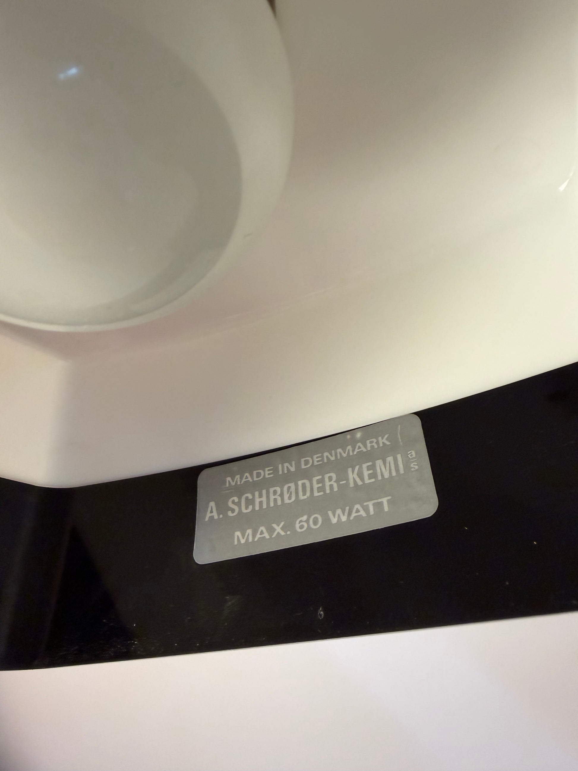 Hängelampe schwarz weiß von Bent Karlby für Schrøder-Kemi
