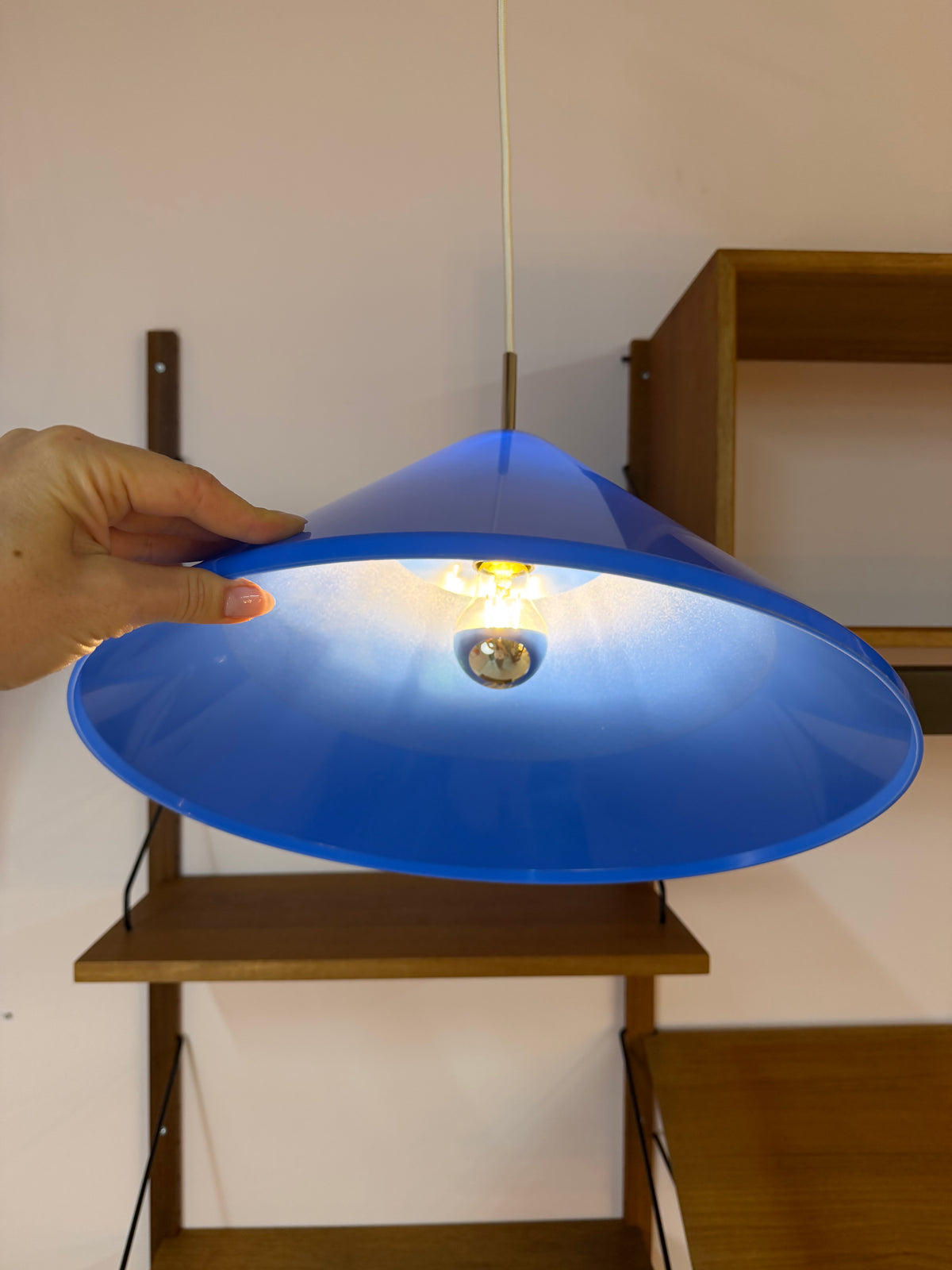 Hängelampe Modell Apollo blau Kunststoff von Nordisk Solar