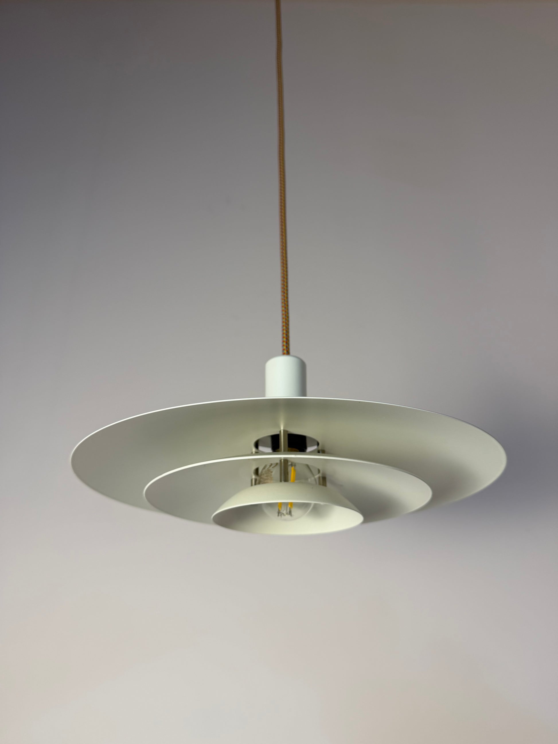 Lamellenlampe weiß aus Dänemark
