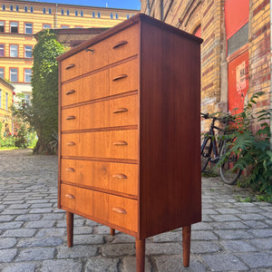 Kommode Teak mit Muschelgriffen aus Dänemark