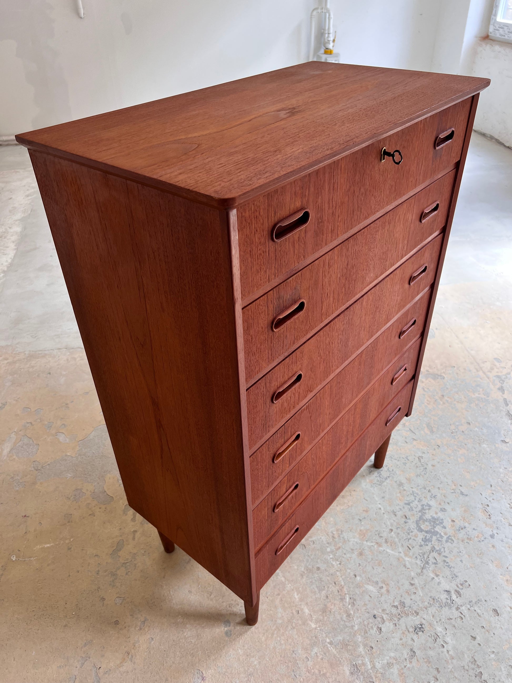 Kommode Teak mit Schloss aus Dänemark