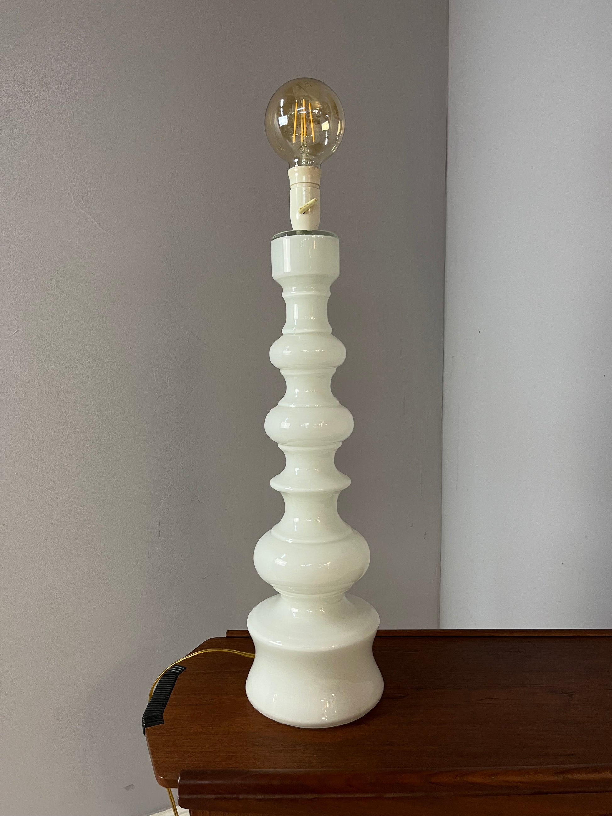 Tischlampe weiß Glas aus Dänemark