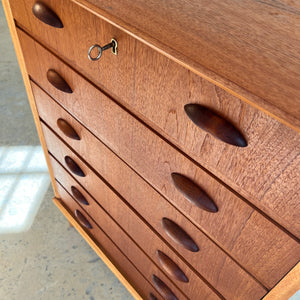 Kommode Teak mit Details in Eiche & Muschelgriffen aus Dänemark