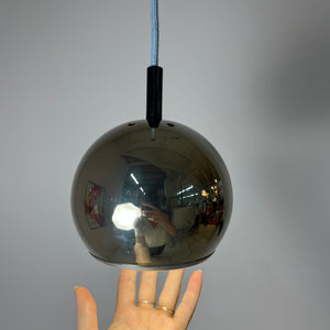Kugellampe Chrom mit schwarzer Zugentlastung