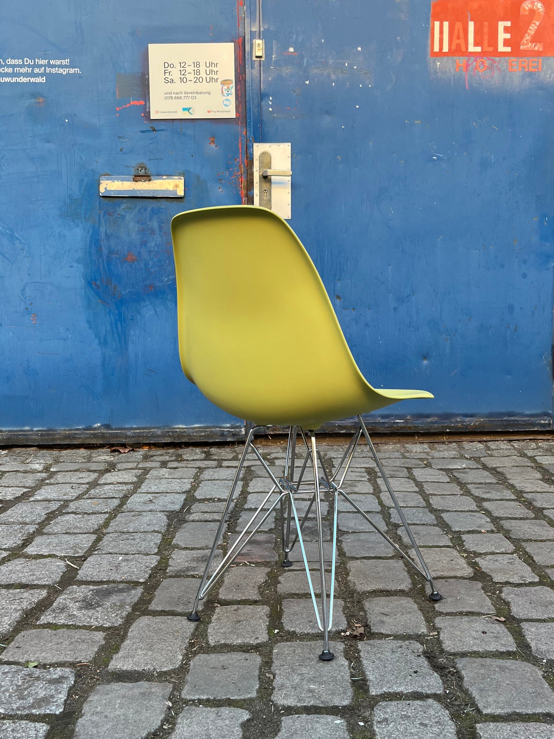 Plastic Side Chair DSR limettengrün Chrom von Ray & Charles Eames für Vitra