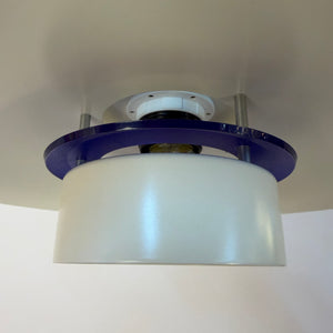 Lammellenlampe weiß mit blauem Akzent aus Dänemark