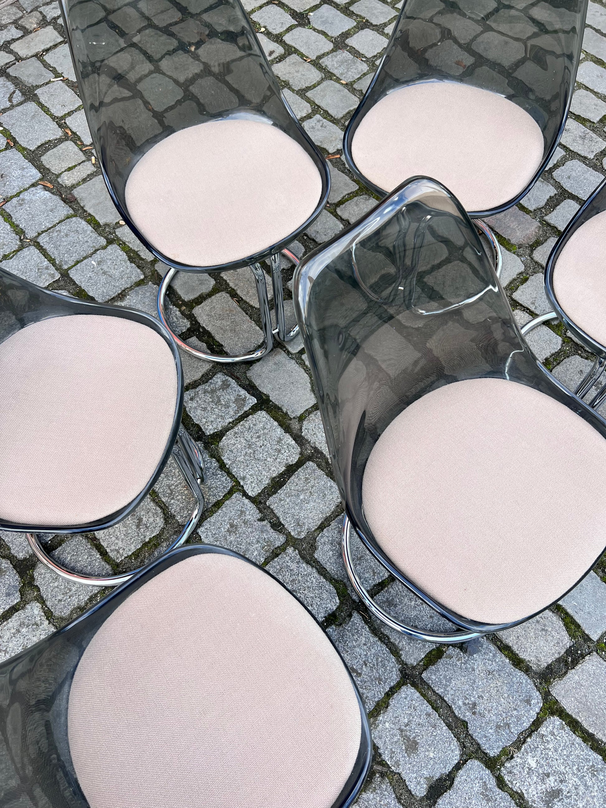Freischwinger grau beige Kunststoff Chrom